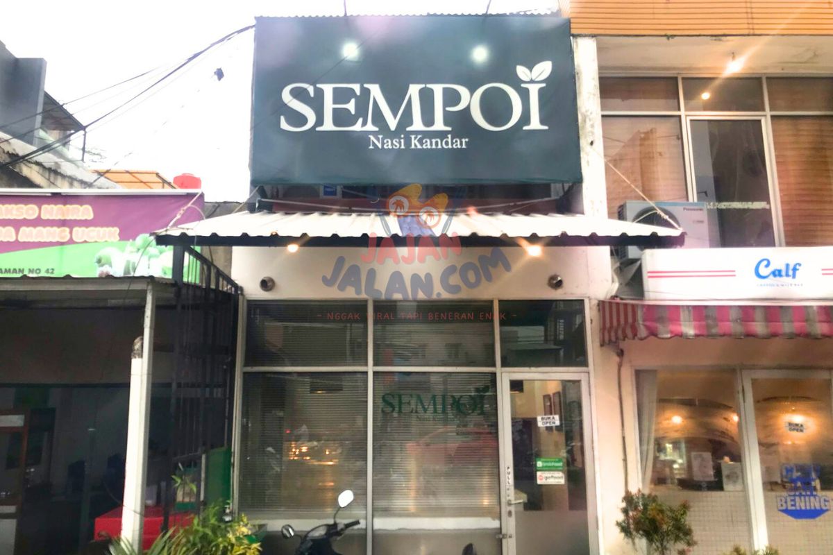 Outlet Sempoi Nasi Kandari di Bekasi dekat Stasiun LRT Cikunir 1
